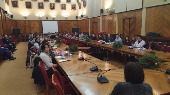 Întâlnire inedită, în Sala Senatului, a studenţilor la Universitatea Alexandru Ioan Cuza cu directori de unităţi de învăţământ din judeţul Iaşi