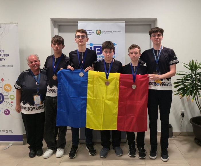 Student al UAIC, printre coordonatorii echipei României premiate la Olimpiada Balcanică de Informatică pentru Juniori